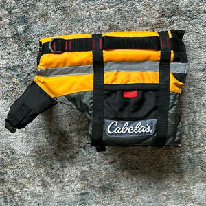 Cabela’s deluxe dog flotation vest